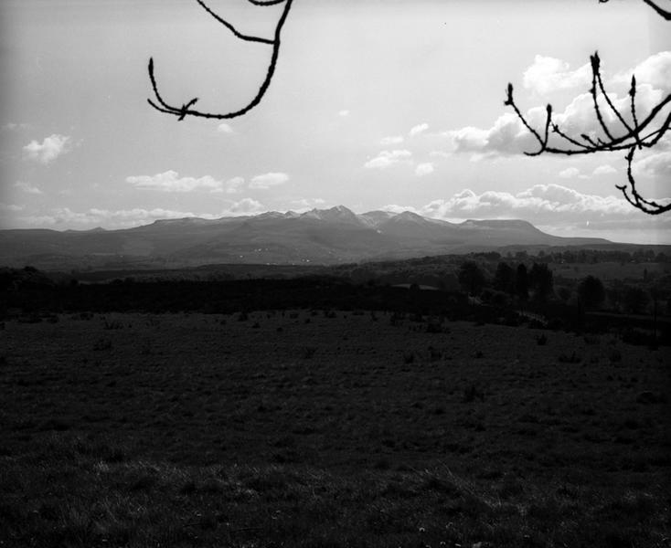 Vue du massif du Sancy à l'est, depuis Haute Serre