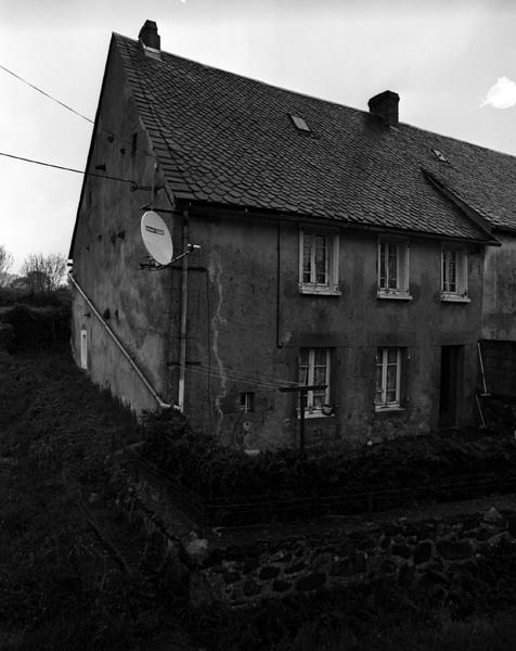 Vue de l'ancienne école du village d'Aulnat-soubre