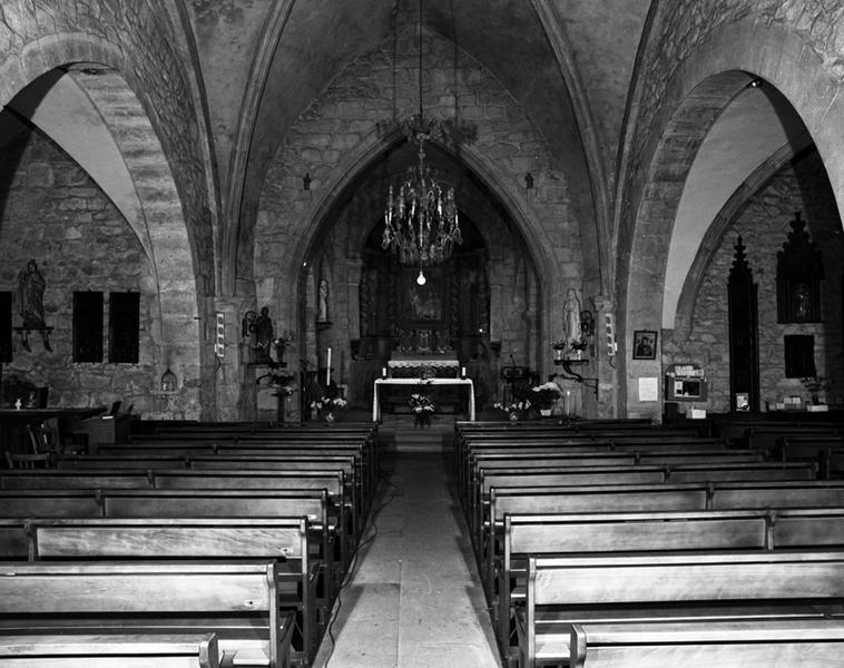 Vue générale du choeur et des chapelles latérales