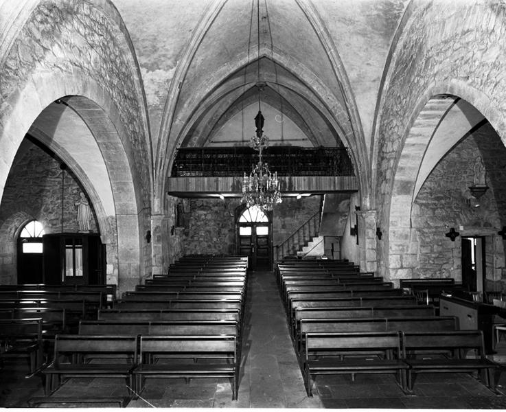 Vue générale de la nef et des chapelles latérales