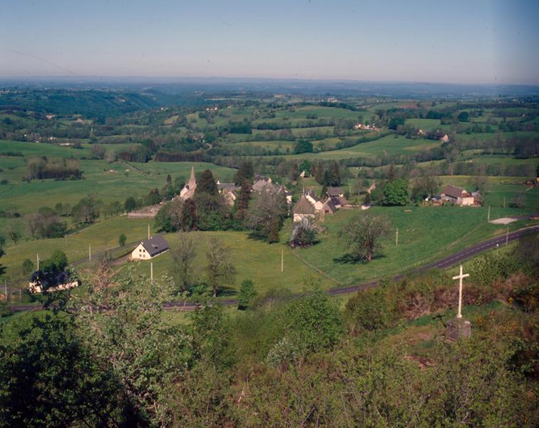 Vue du hameau de Saint-Pardoux depuis la butte de Natzy