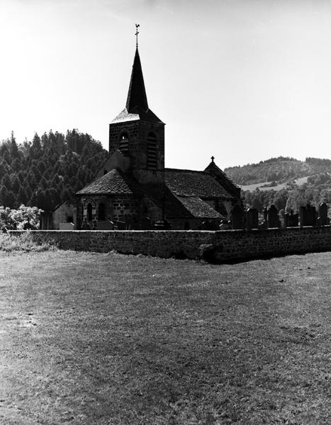 Vue générale de l'église, depuis l'est