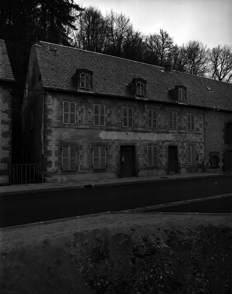 Ancien hôtel de voyageurs à La Miouze