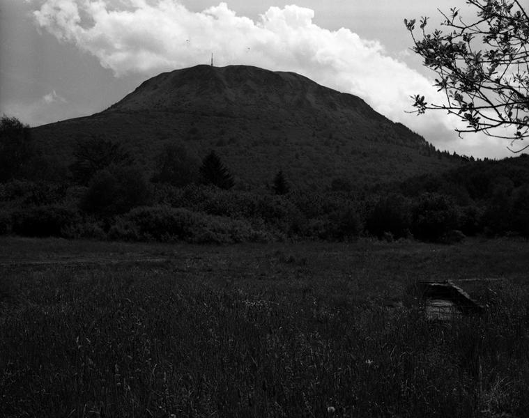 Paysage de la commune de Ceyssat : le Puy de Dôme depuis Laschamp