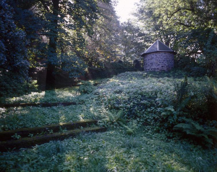 Le Mont-Dore : vue d'une petite fabrique de jardin
