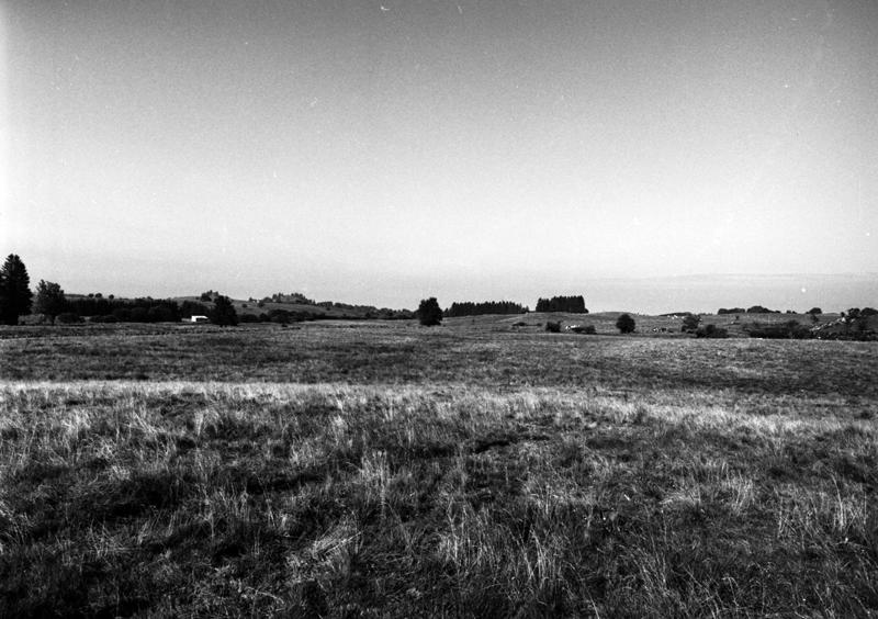 Vue du plateau granitique vers le sud depuis la ferme de Probat