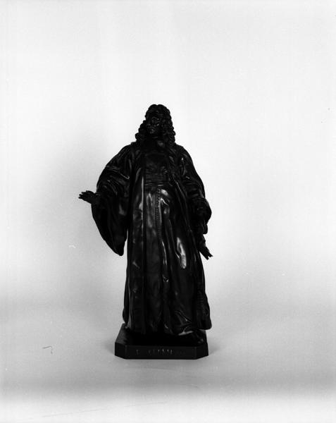 Statuette veuve de son horloge.