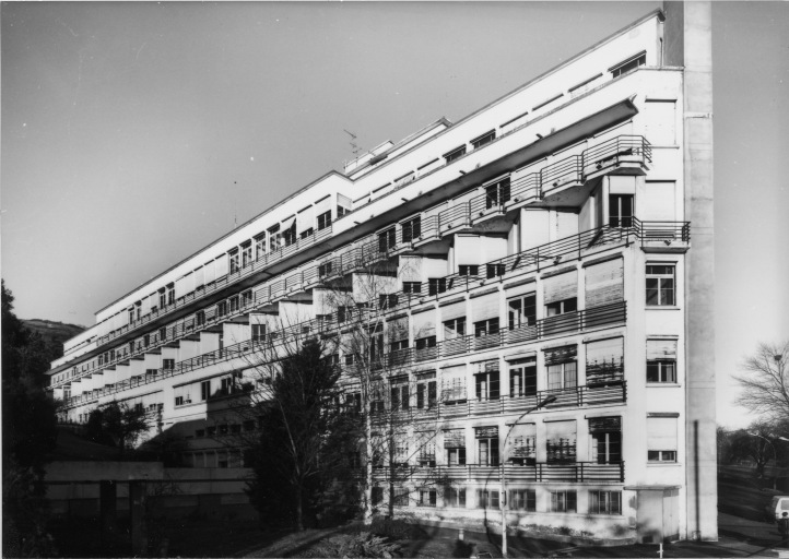 Vue générale de la façade sud.