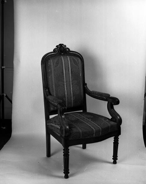Vue générale d'un fauteuil de la commande complémentaire postérieure à 1893.