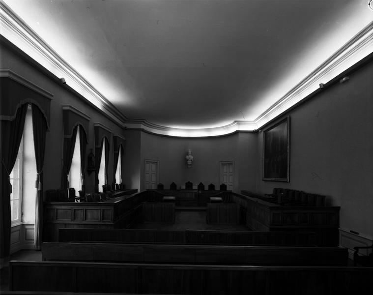 Salle d' audience des première et deuxième chambres.