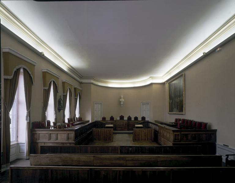 Salle d' audience des première et deuxième chambres.