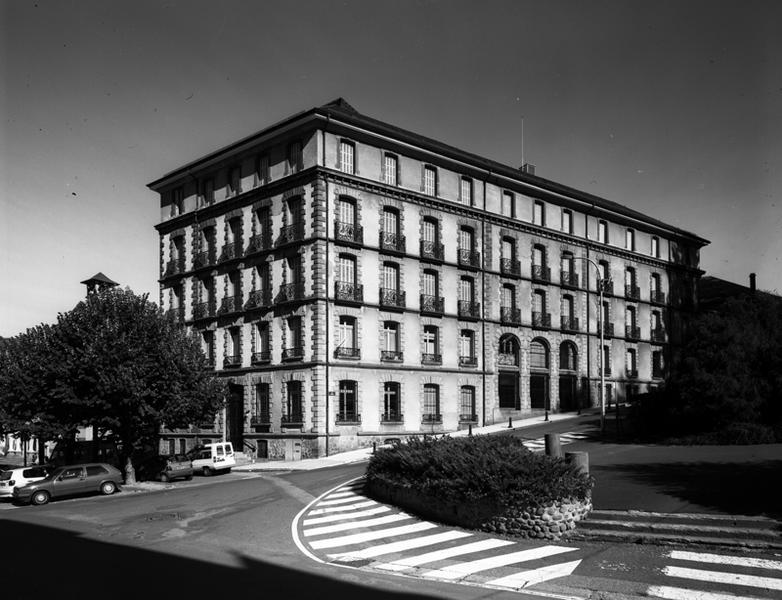 Vue générale de l'ancien hôtel depuis le sud-ouest