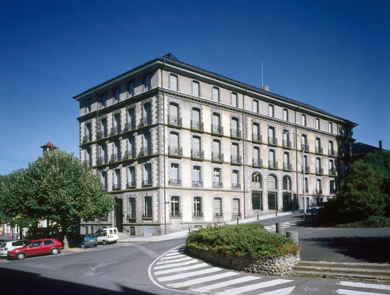 Vue générale de l'ancien hôtel depuis le sud-ouest