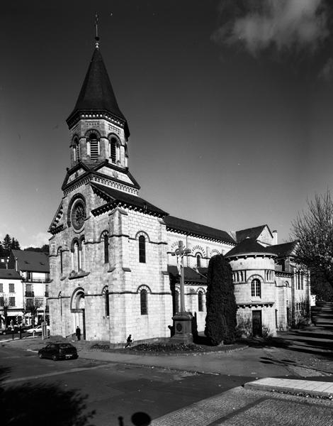 Vue générale de l'église depuis le sud-ouest