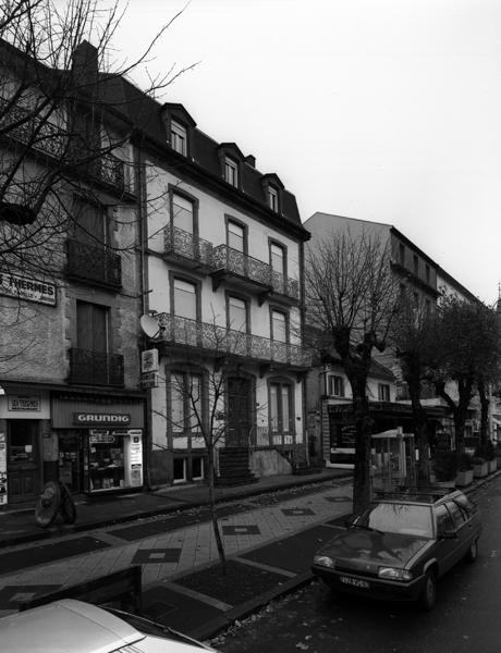 Vue de l'élévation principale sur le boulevard