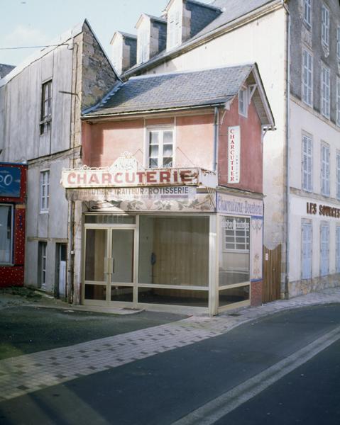 La Bourboule : enseigne-décor en mosaïque d'une boucherie-charcuterie