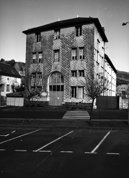 Vue générale de l'école Notre-Dame rue Henri-Pourrat, à La Bourboule