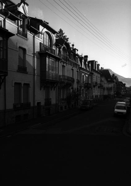 Vue générale de la rue de Strasbourg, en direction de l'est
