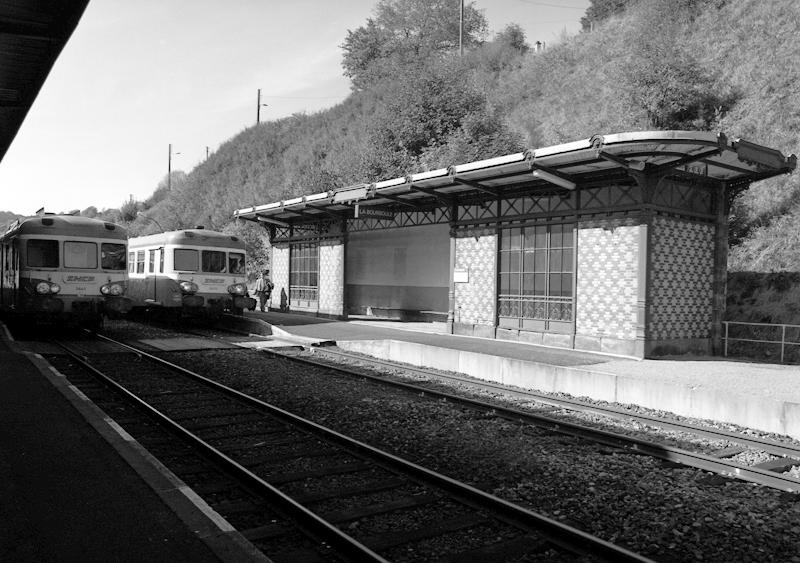 Vue générale de l'abri de voyageurs du quai n°2