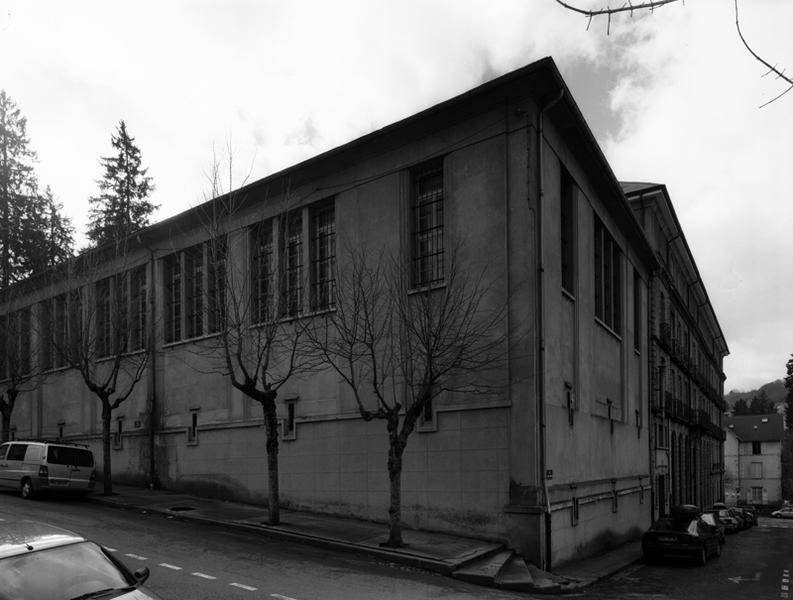 Vue générale du bâtiment annexe, depuis le sud-est, ajouté à l'ancien hôtel par les services du Crédit Lyonnais.