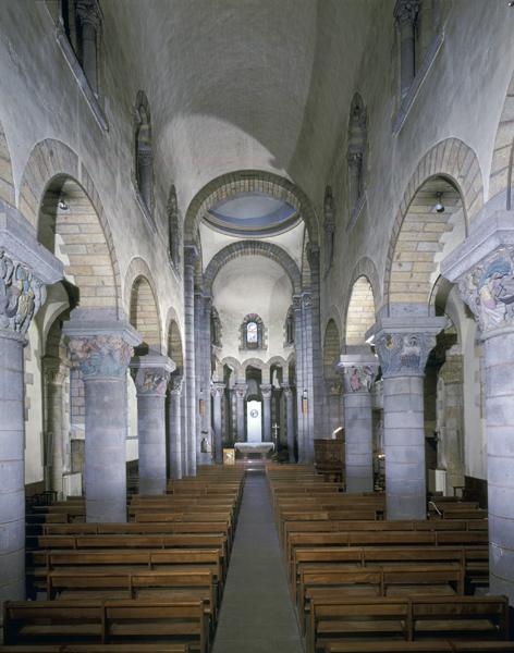 Vue générale de la nef et du choeur