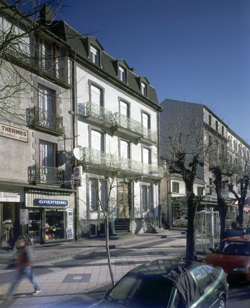 Vue de l'élévation principale sur le boulevard