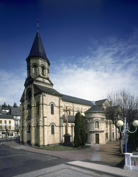 Vue générale de l'église depuis le sud-ouest