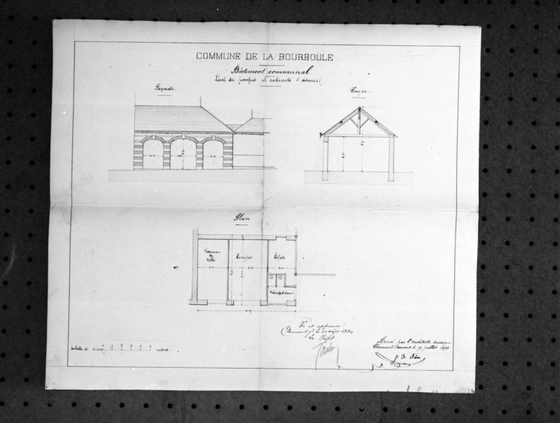 Commune de La Bourboule. Bâtiment communal. Local des pompes et cabinets d'aisance. Façade. Coupe. Plan.