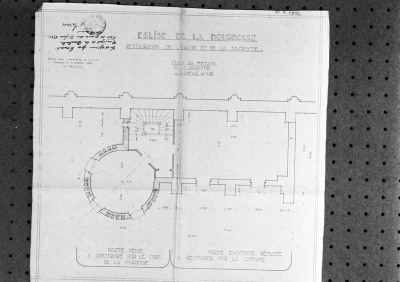 Eglise de La Bourboule. Restauration de l'église et de la sacristie. Plan du 1er étage de la sacristie. Partie neuve à construire par le curé de la paroisse. Partie existante vétuste à restaurer par la commune.