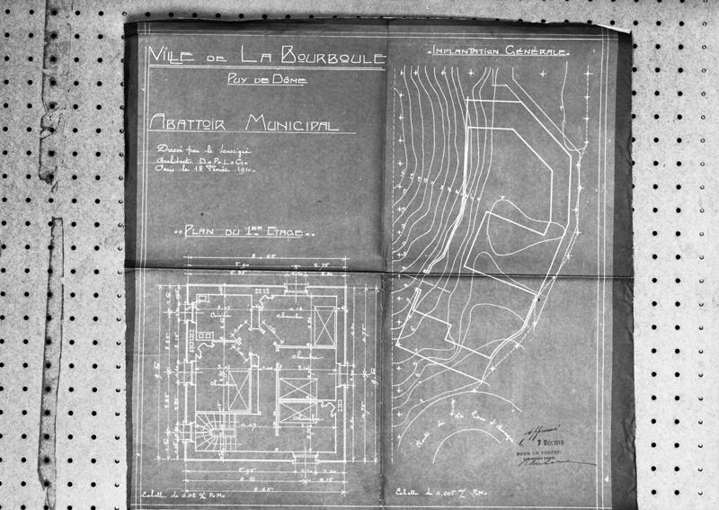 Ville de La Bourboule. Puy-de-Dôme. Abattoir municipal. Implantation générale. Plan du 1er étage.