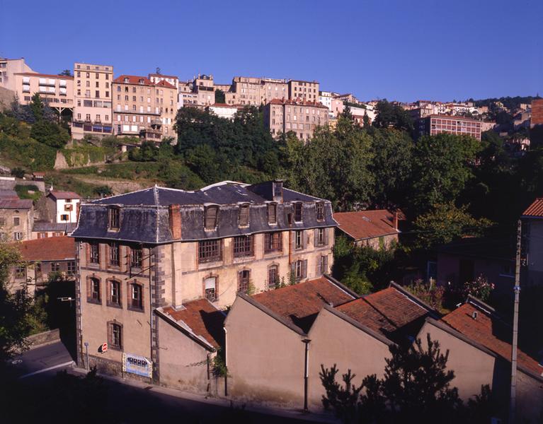 Usine située coté rue (bâtiment détruit en 2001)