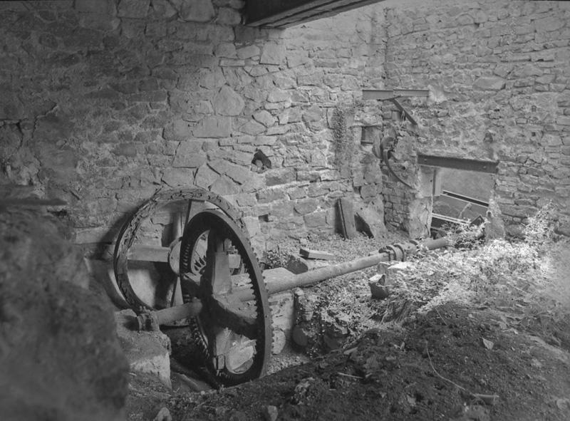 Systèmes de transmission, à l'étage de soubassement