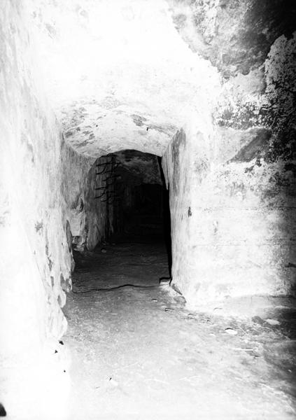 Bâtiment de l'ancienne papeterie : 1er étage de soubassement