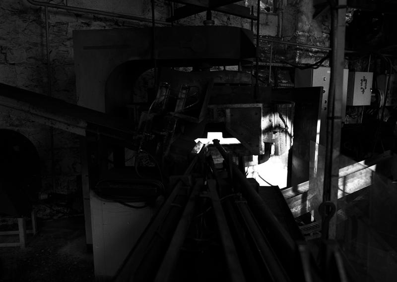 Four à sole tournante et machine à manipuler les lopins d'acier