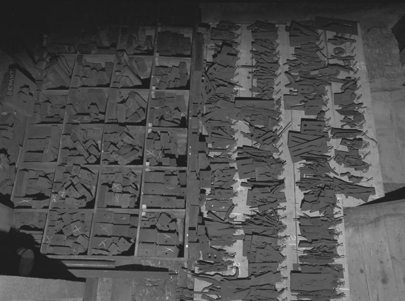 Outillages et matériels anciens stockés à l'étage de soubassement