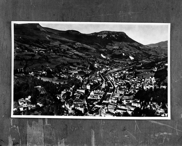 Vue aérienne de La Bourboule depuis l'ouest