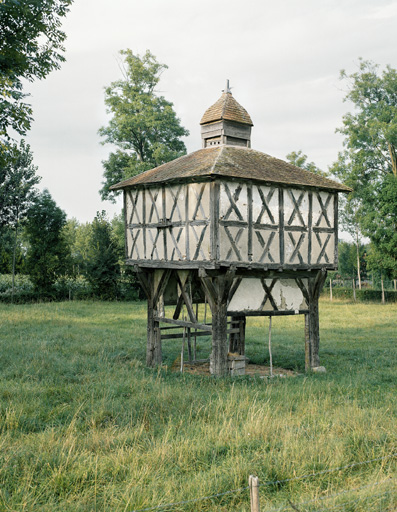 Vue générale de trois quarts.