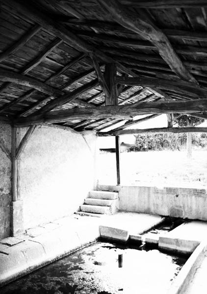 Le Cohat, vue du bassin du lavoir