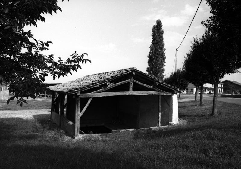 Le Cohat, vue générale du lavoir