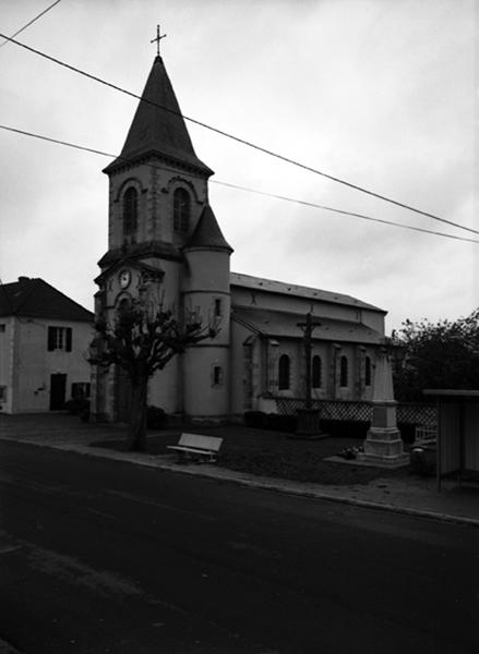 Vue de trois quarts : élévations sud et ouest