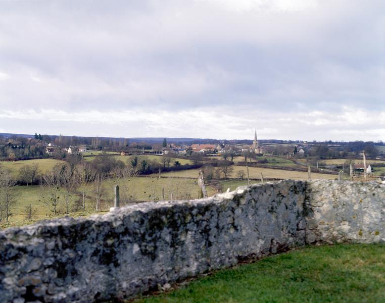 Vue générale du bourg d'Autry-Issards
