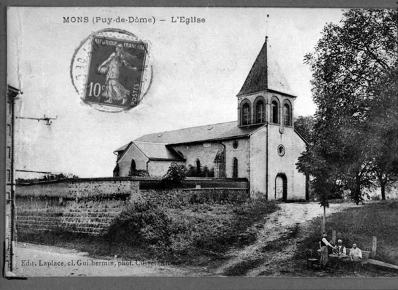 Vue de trois quarts de l'église depuis le nord-ouest