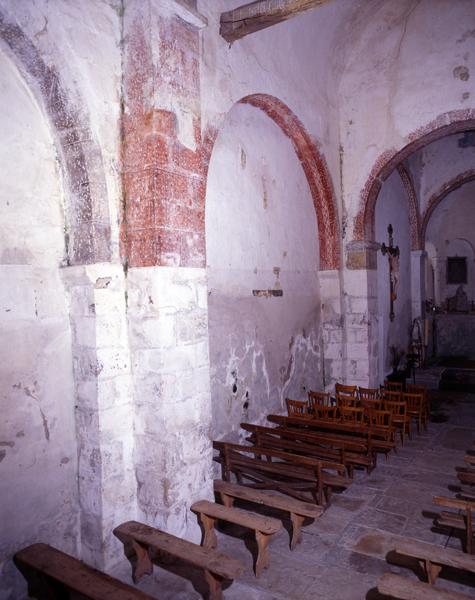 La nef, vue des arcades du mur nord