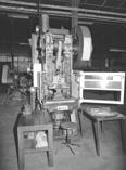 Ensemble de 2 machines à découper par poinçon : presses à excentrique