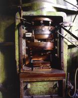 Machine à emboutir : presse hydraulique 'Isabelle'