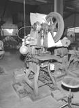 Machine à découper par poinçon : presse à excentrique
