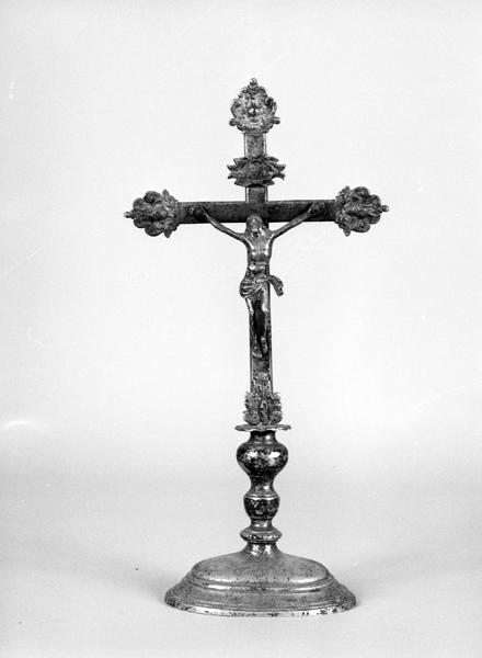 Croix d'autel