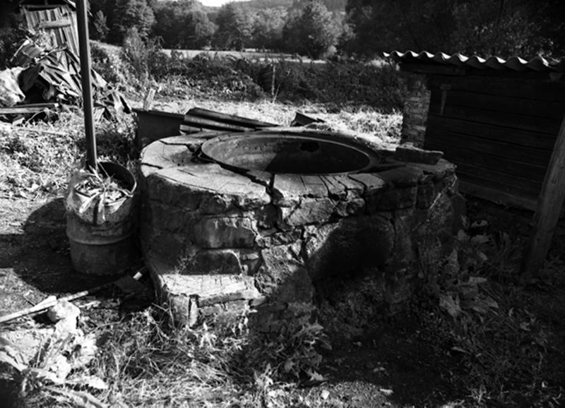Cuve pour teindre les manches de couteaux
