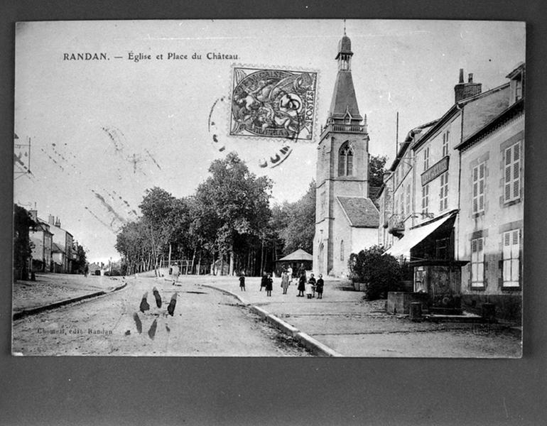 Eglise et place du château [rue du Commerce]