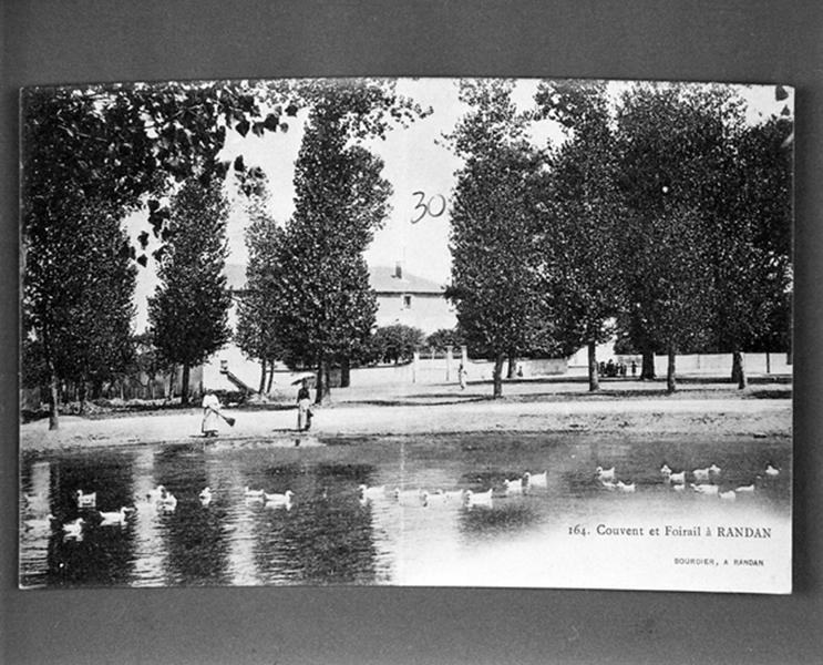 Couvent et foirail [place des Charmes]